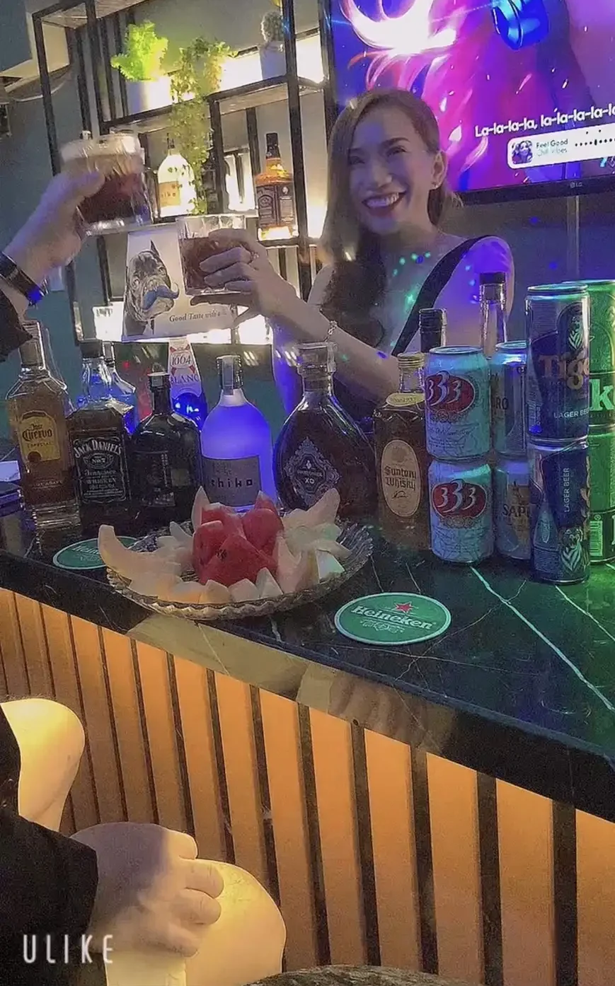 Mimi Yuna Bar